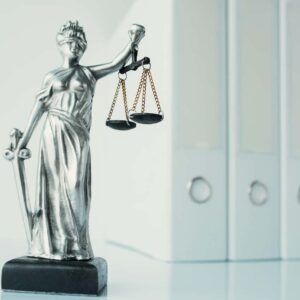 Erfolgreiche Anfechtung einer Widerrufsentscheidung mit vorläufigem Erfolg