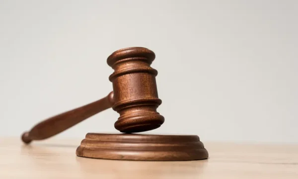 Kein versuchter Mord: Freispruch und Entschädigung für erlittene Untersuchungshaft