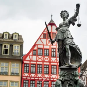 Freispruch nach Raub- und Bedrohungsvorwürfen vor dem Landgericht Saarbrücken Freispruch nach Raub- und Bedrohungsvorwürfen vor dem Landgericht Saarbrücken